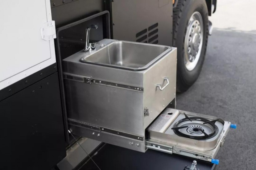 诺马迪森新款“驰骋者”——不超六米的C本蓝牌越野房车d071dbaa26a9482084d64d96a82217e2