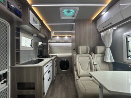 侣友房车 跃进H500
