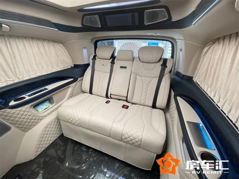 奔驰V-class全隔断MPV商务车，为什么备受老板明星们的喜欢？19.jpg