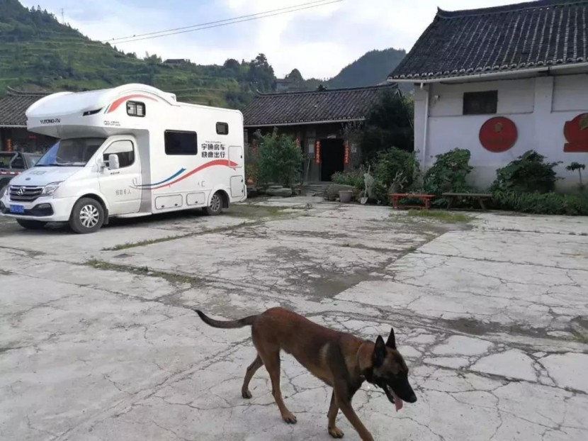 探秘苗族部落，感受苗族风情，宇通房车探索之旅！acbca18c983647f184e48de359c8e2e7