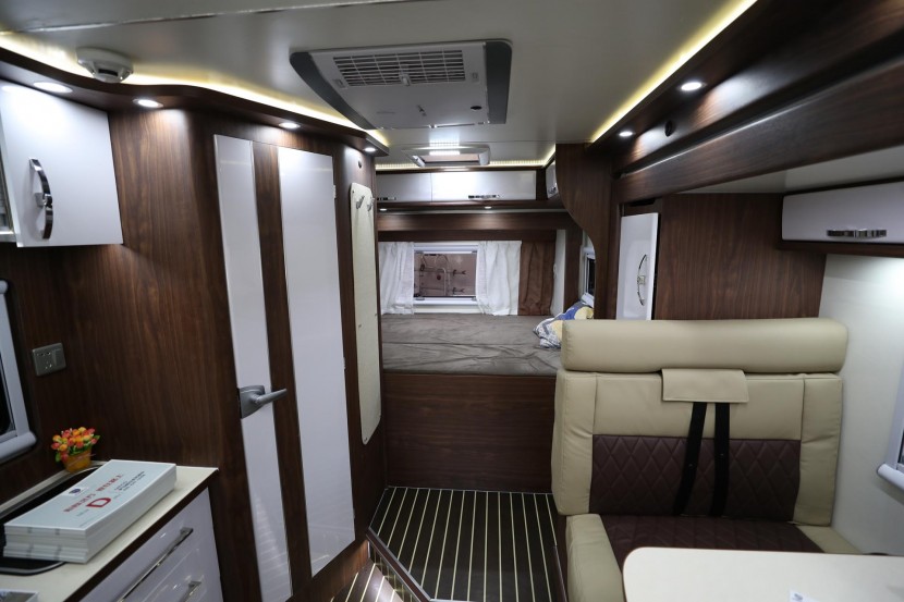 新星罗马假日C600K2双扩展房车 进口依维柯newdaily 6速手自一体房车 团购价71.8万 原价81.80万 WLH_4337
