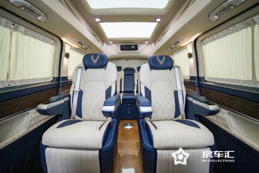 2022款卡升奔驰豪华七座商务车，清风拂山岗，强者自尚强fdc609855768c9a52ad07ffd0cdb9e10