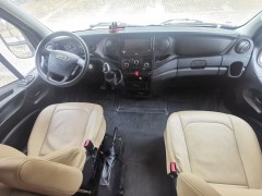 巨威房车 2021款依维柯国六横床版