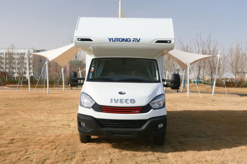 宇通依维柯欧胜C530舒适版房车