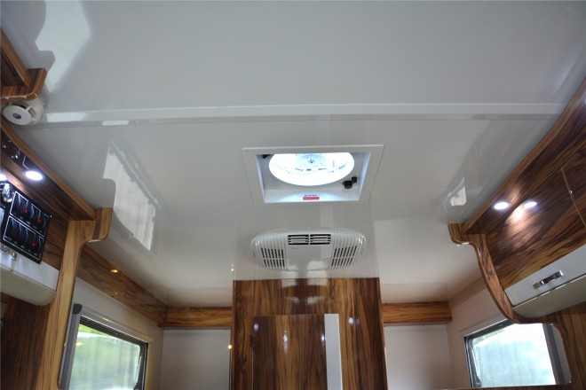 拓锐斯特依维柯C型菁英版 48.8万起 DSC_0199