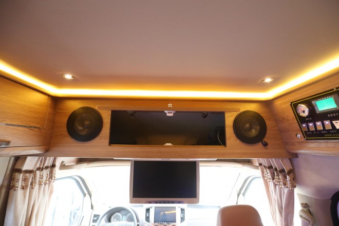 老张定制款——高清实拍2019款顺之旅东风御风自动挡B型房车 WLH_6073