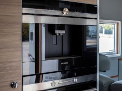 2161ee522fe6f635f1d3b8e81c