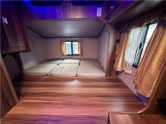 齐星   2019款依维柯后拓展C型房车