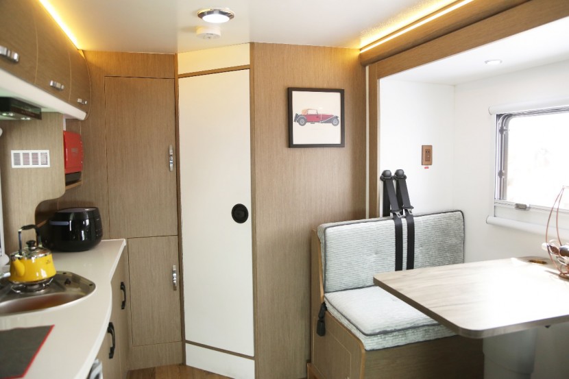 中道房车 大通T60 峻道 房车 （白色）34.8万元 图片12