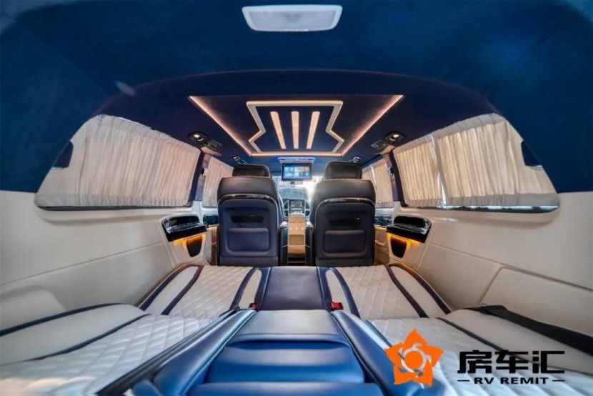 天空之城｜全新一代奔驰高端MPV，匹配九速手自一体，宽大、舒适、轻奢！10.jpg