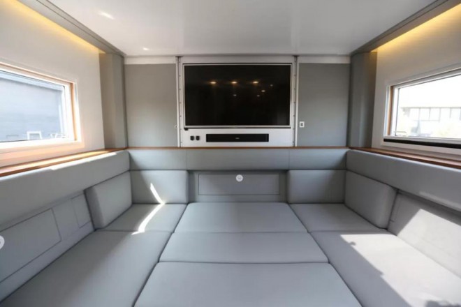 诺马迪森新款“驰骋者”——不超六米的C本蓝牌越野房车（内饰篇）3fca4da5e6ba45868a87281d3c634e5e