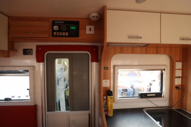 6.5洛阳房车展澳森房车新款糅合澳洲设计元素可上牌拖挂房车亮相95624ac3b496494e9ae658273b56a3a3