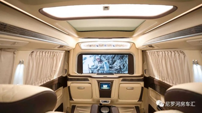 奔驰商务全隔断高端系列——卡漠兹，带您享受弛聘曼妙之旅图片