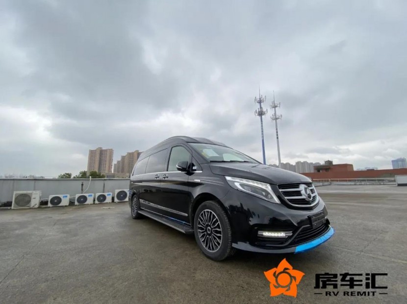 全新奔驰七座九速商务车，高顶全隔，标配空气悬挂！2.jpg