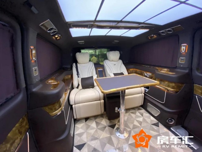 这几款双拼立标奔驰商务MPV，你绝对意想不到！23.jpg