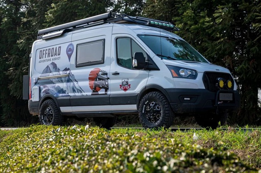 旅美速腾进口福特350SRW路航者四驱房车，邀您参加第五届郑州房车展，舒适生活，从不将就！620574160156be8e1124c235c0837081