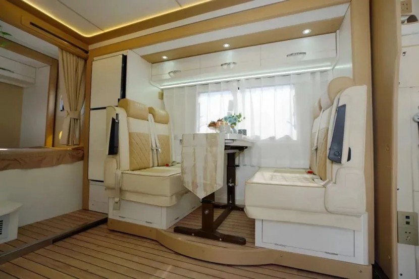 9月2日郑州房车展——中意房车极致双扩版，每个人都是旅行家！4637e759b5fb573d7a743f5ea8c90442