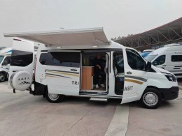 齐星 2021款全顺低顶六座旅居版