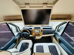 凯伦宾威 奔驰凌特