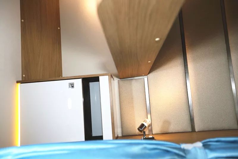 宇通依维柯欧胜C533豪华版无拓小顶房车