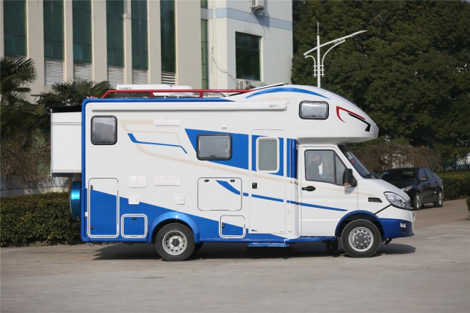 拓锐斯特依维柯C型畅游版TIC-620 55.8万起 2E1A4900