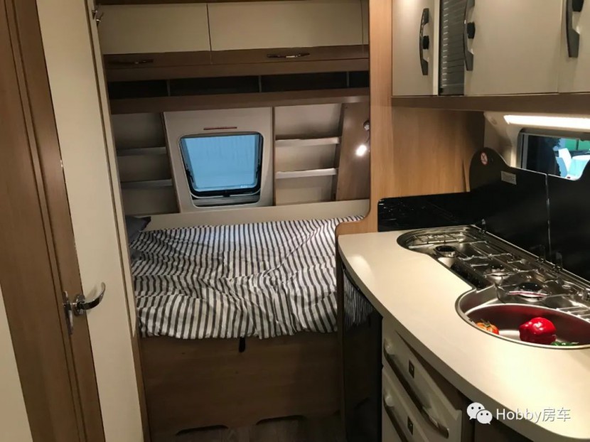 Hobby房车|豪华版455UF，一款自带“氛围感”的拖挂房车！图片