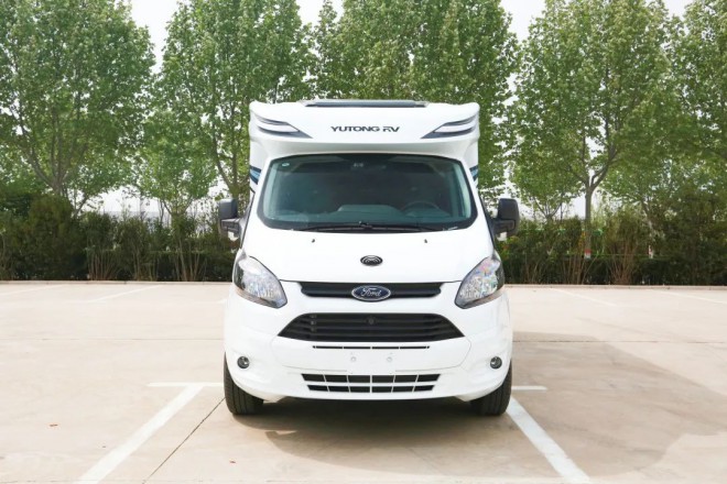 宇通全顺自动挡C520多用途房车