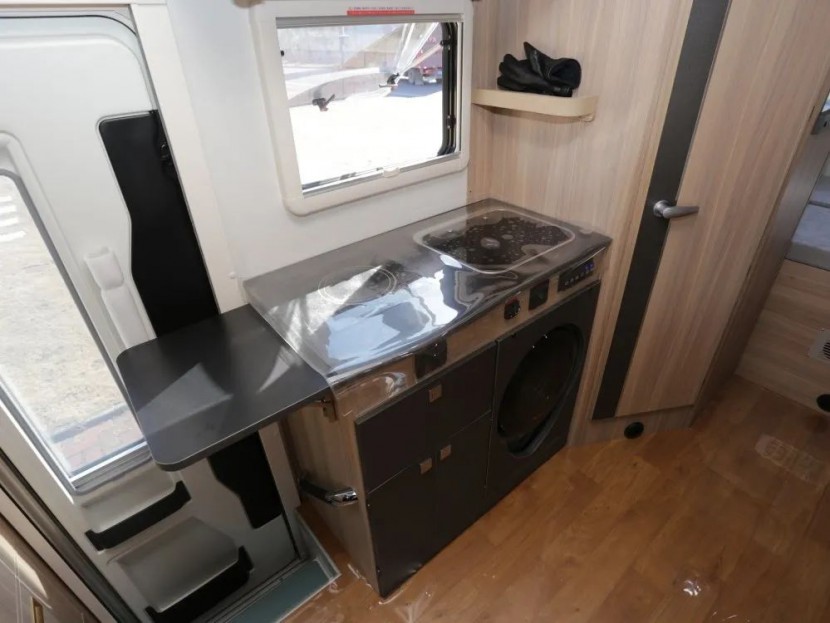 9月2日郑州房车展,隆翠哆啡C635玩家版双拓展房车,唯有热爱,不负所望!76bc9ed28824bf1b2fc37ab63180d448