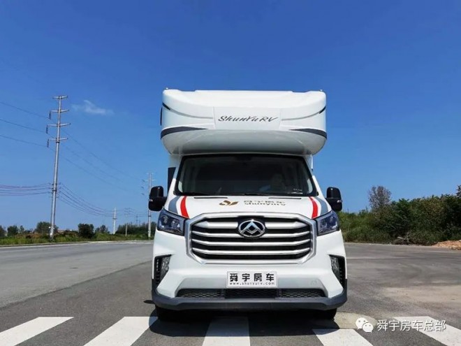 舜宇新款大通V90 C型房邀您参加9月2日郑州房车展，游山戏水，以路为家！