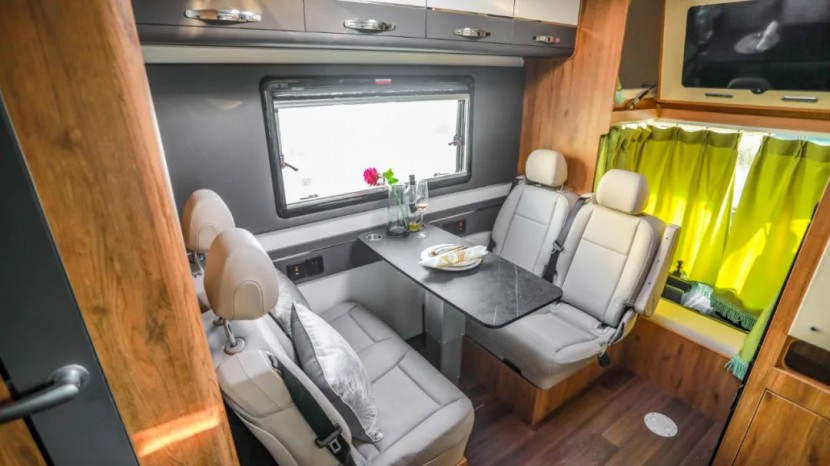 9月2日郑州房车展——法美瑞房车现代，陪你披荆斩棘，踏遍山川！182358cfd6ecebed4323a5799469d47e