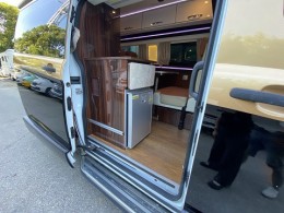 福客特房车 2021款黑骑士沙发床版