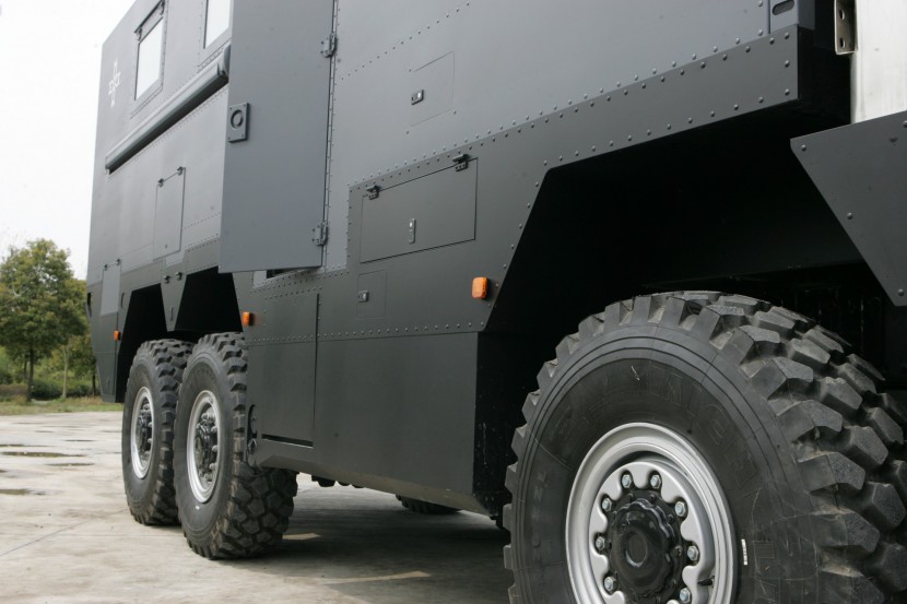 阿莫迪罗探索者e3型越野房车曼tgs8x8armadilloexplorer3mantgs8x8man