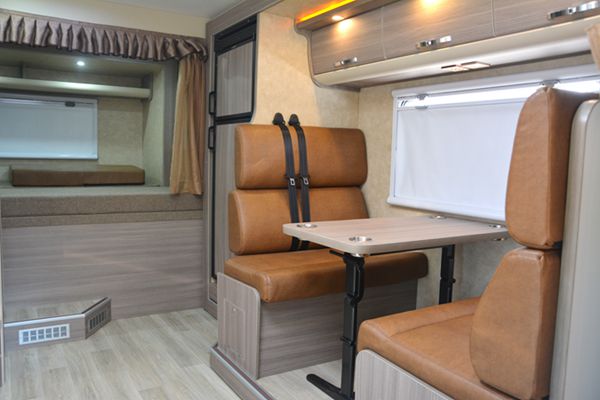 郑州3.31房车展新品推荐|18款拓锐斯特TIC622进口依维柯欧畅版20180321093548_2058