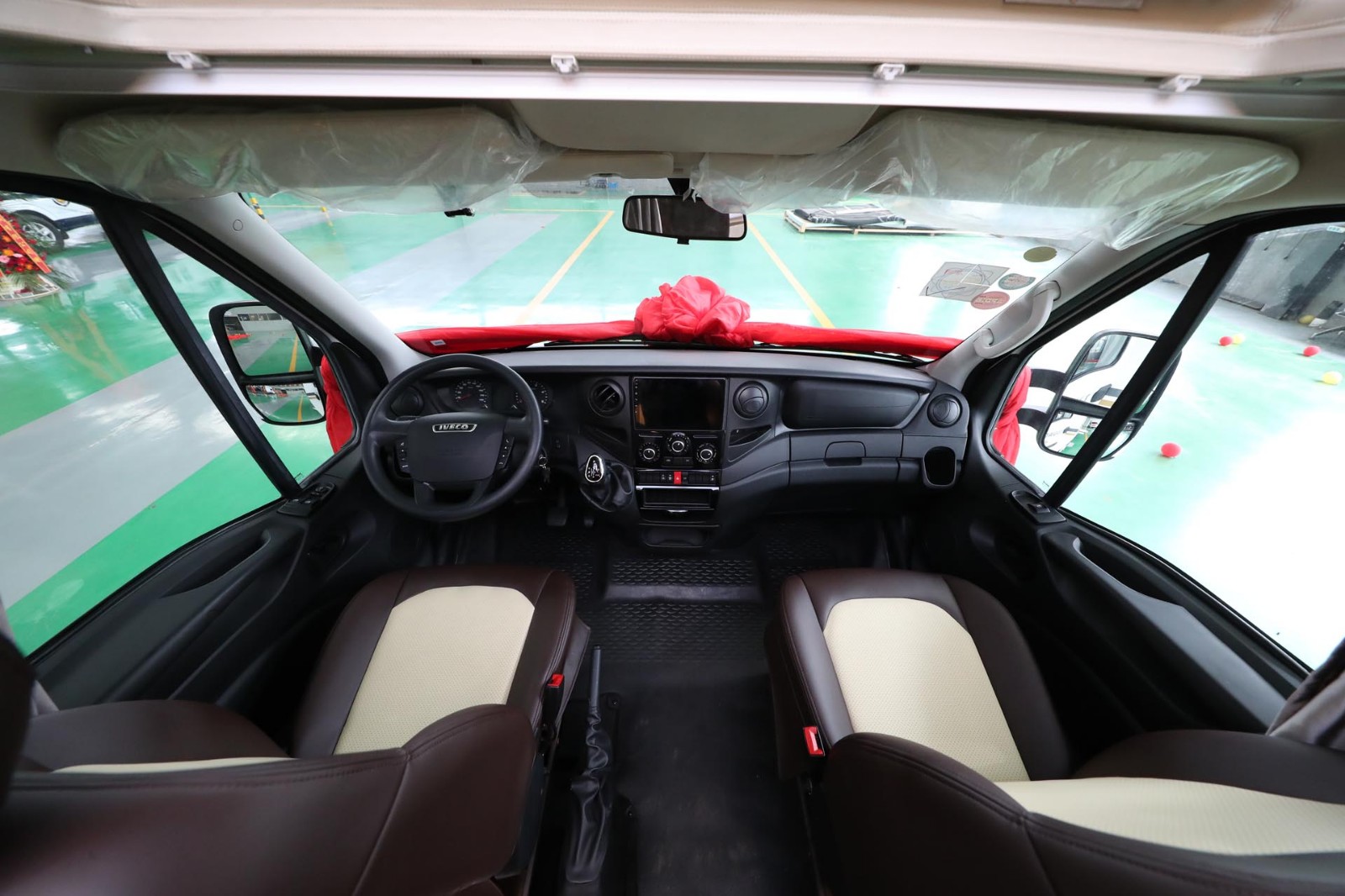 鲁道尔-新daily(欧胜) 2020款依维柯c型"依诺巴赫"房车驾驶舱