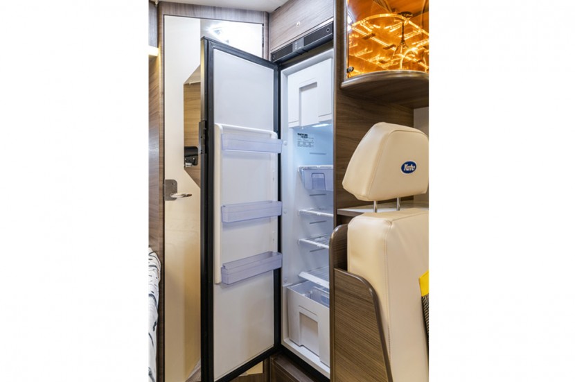 亚特尊致S2，风自远方来，纵情天地间009fc3c4d046f01305b92df026d5df85