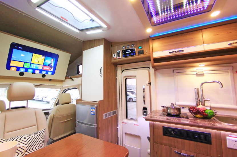 法美瑞大通L008-旅居版房车  40.8万元 IMG_7650