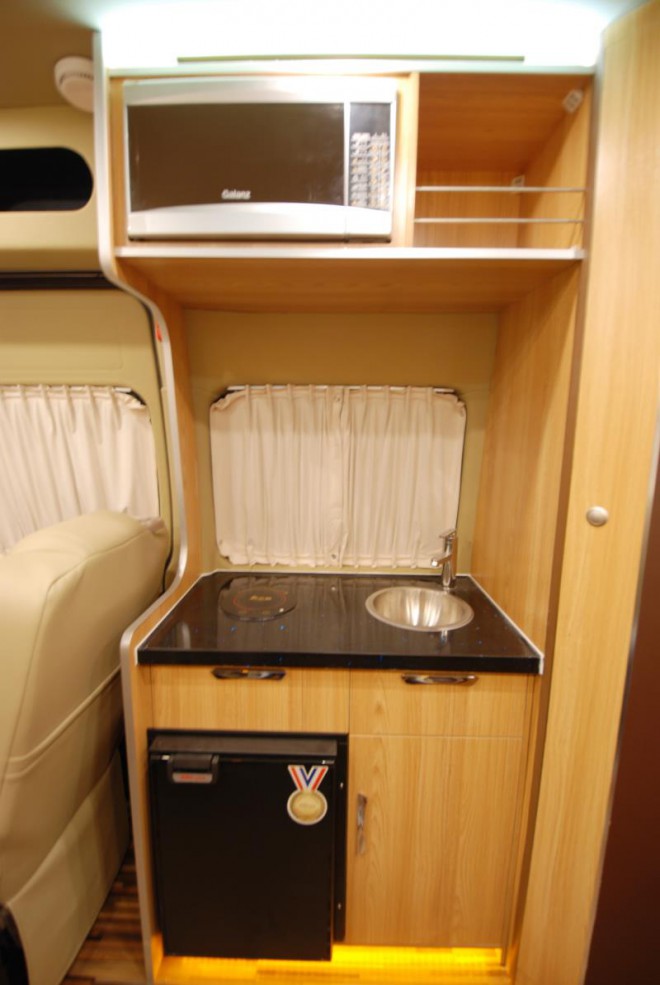 新星房车通途系列B600L-加长轴 41.8万元 10-厨房区域