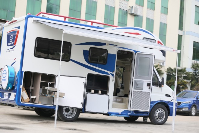 拓锐斯特依维柯C型欧尚版TIC-610A 53.8万起 2E1A3170