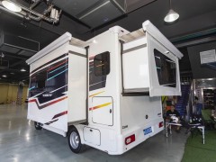 宇通 2021款2021款C533旗舰版双拓展