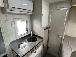 爱旅途 2020款依维柯小额头