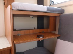 单人床下储物格