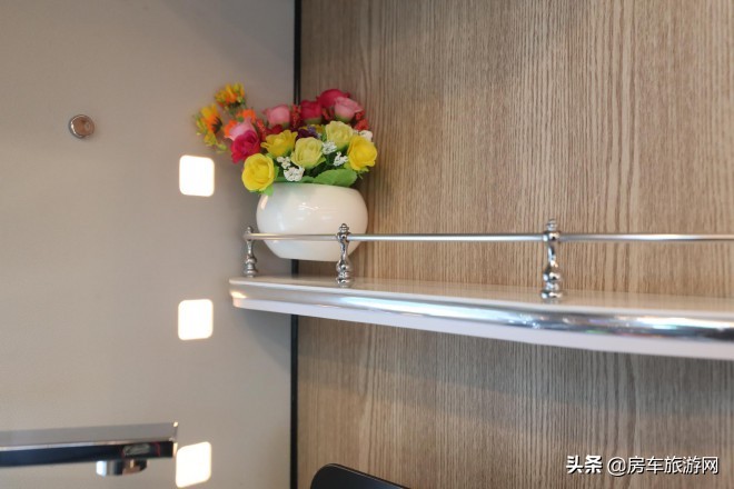 年终大促来袭!铂驰房车“大放价”!疯狂让利中,快来抢购吧~高水准设计及装配工艺,铂驰房车旅行家依维柯双拓展C型房车实拍