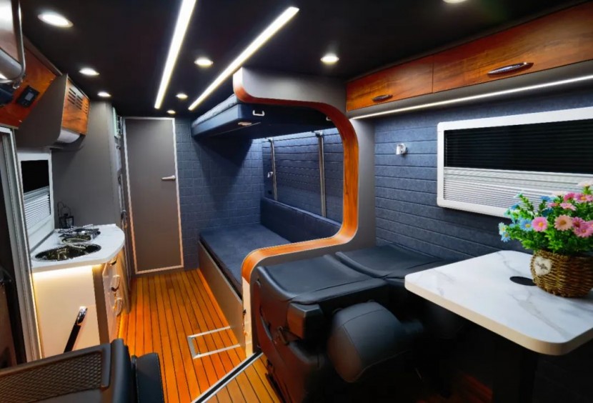 将量身定制进行到底，硬派越野房车东风挑战者“特定版”，9月2日郑州房车展，与您不见不散！4fbbd8e2366cdccee6064d36705d5e38