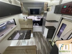 上汽跃进 2024 款上汽跃进H500 2.8T C 型轻卡房车