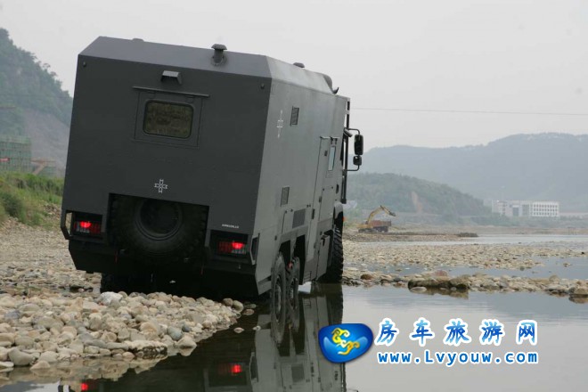 阿莫迪罗·远征者V1ATV型越野房车（曼TGA6X6）MAN底盘系列
