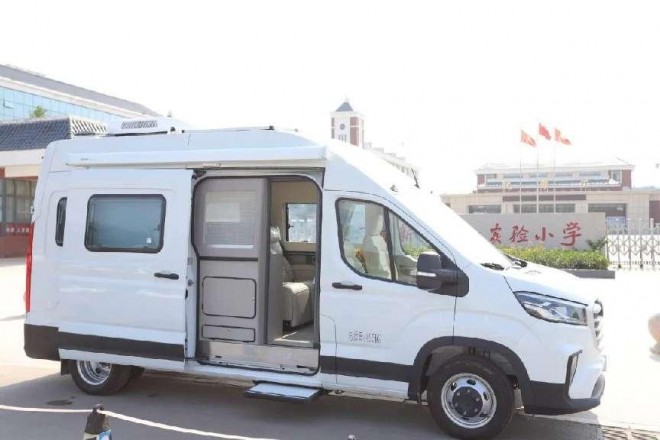 9月2日郑州房车展，飞翔大通V90-B型商旅房车，五座五卧，实用王者！5a9afd68ebcf91e92ba1ff04a3c14e30