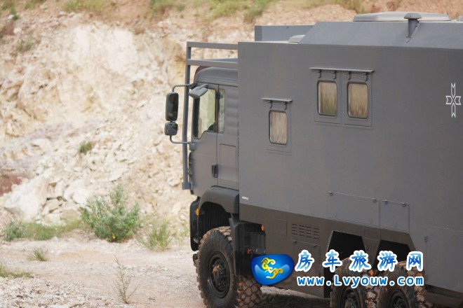 阿莫迪罗·远征者V1ATV型越野房车（曼TGA6X6）MAN底盘系列