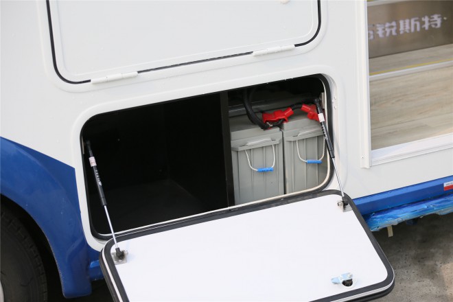 拓锐斯特依维柯C型欧尚版TIC-610A 53.8万起 2E1A3161