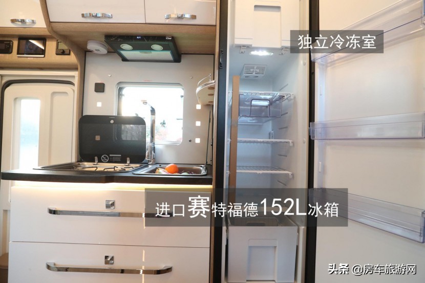 年终大促来袭!铂驰房车“大放价”!疯狂让利中,快来抢购吧~铂驰房车旅行家尊享版C型大额头无拓纵置上下床款