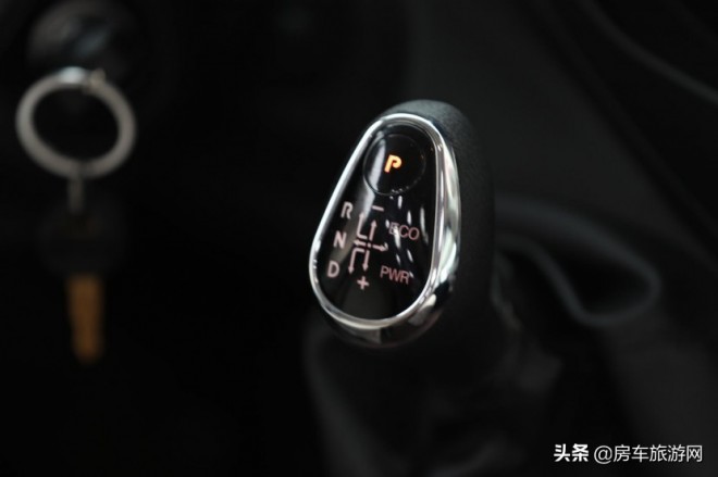 12.12飞神钜惠大促，依维柯房车最低33万起售飞神房车携全新2020开拓者、蓝精灵、探索者神秘登场